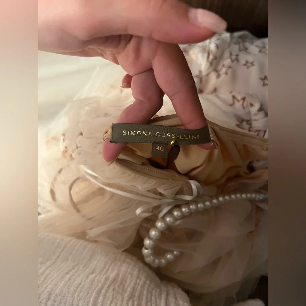 Simona Corsellini Italian hand made dress, as seen on supermodel Bella Hadid - Picture 9 of 11